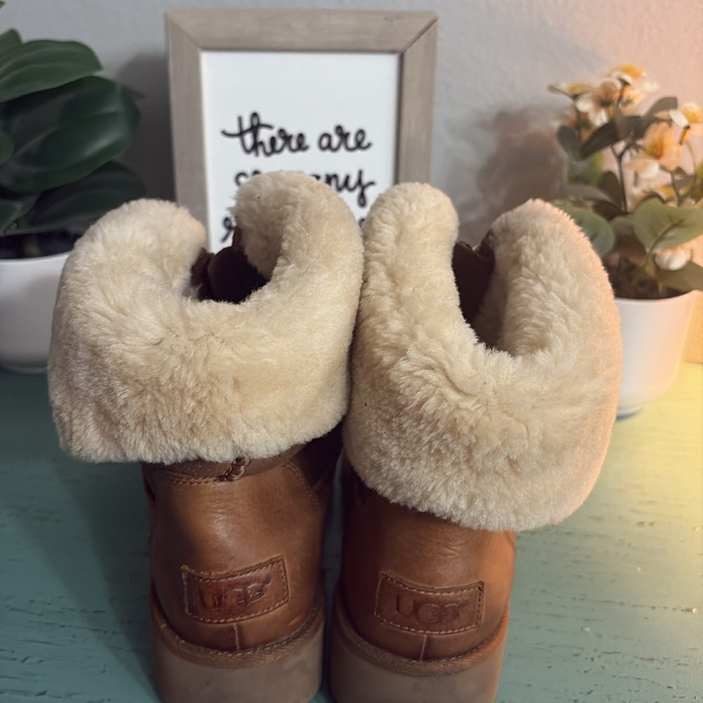 UGG Cream Shearling Boots SZ 5.5 Wos box 155 - Picture 4 of 7